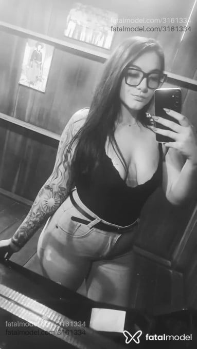 Acompanhante mulher com cabelo castanho de olhos mel em Navegantes - Naty Alves