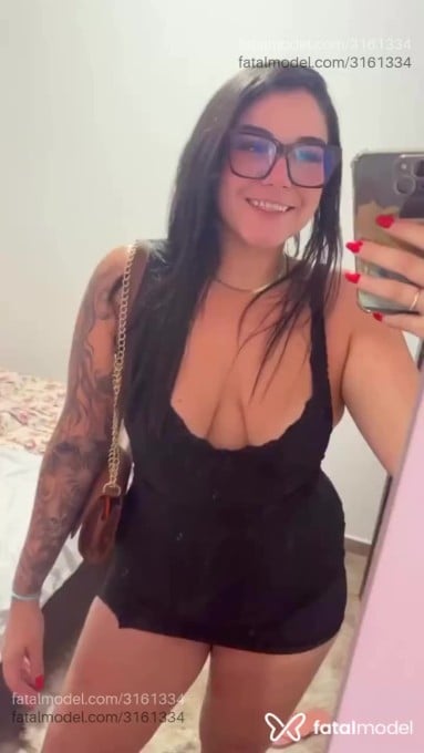 Acompanhante mulher com cabelo castanho de olhos mel - Naty Alves Acompanhante mulher com cabelo castanho de olhos mel - Naty Alves