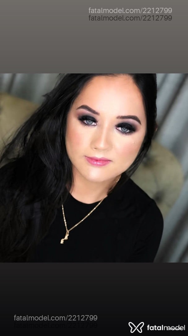 Acompanhante mulher morena (o) de olhos azuis - Izadora