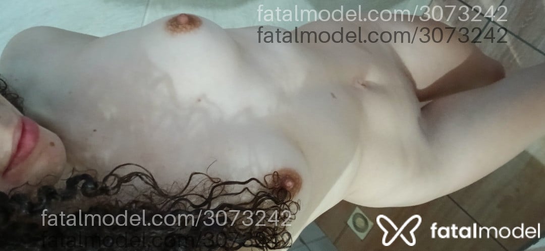 Acompanhante mulher morena (o) de olhos castanhos - Melissa
