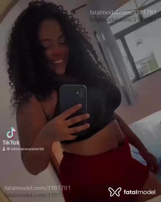 Acompanhante mulher morena (o) de olhos castanhos em Pouso Alegre - Rebeca Lopes