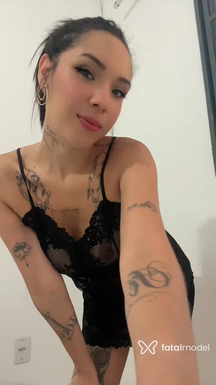Acompanhante mulher morena (o) de olhos verdes - Mirella Castro