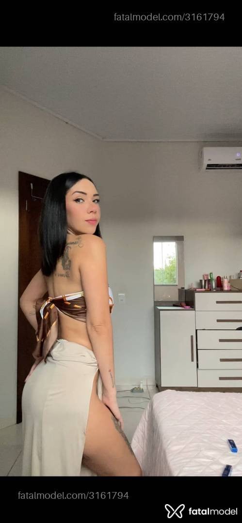Acompanhante mulher morena (o) de olhos verdes - Mirella Castro