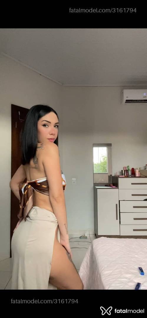Acompanhante mulher morena (o) de olhos verdes - Mirella Castro