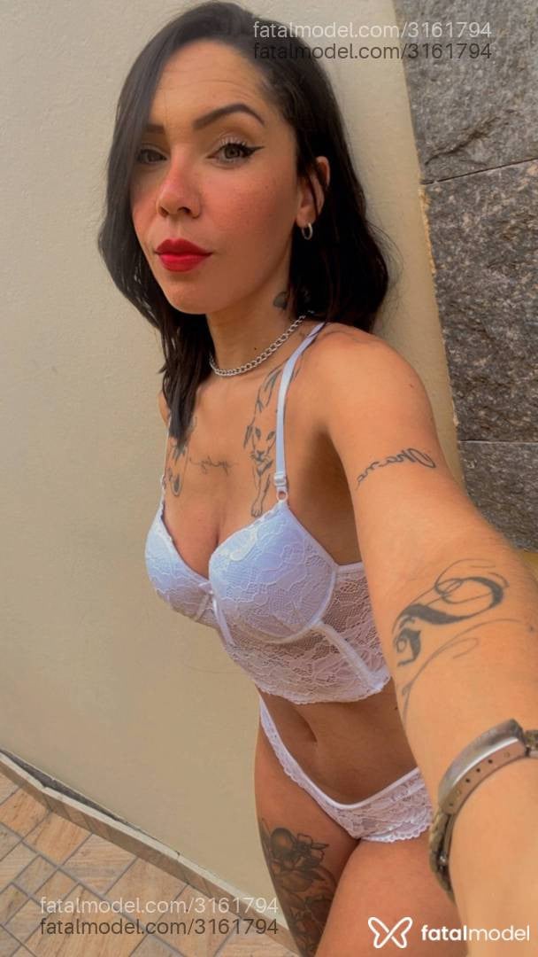 Acompanhante mulher morena (o) de olhos verdes - Mirella Castro