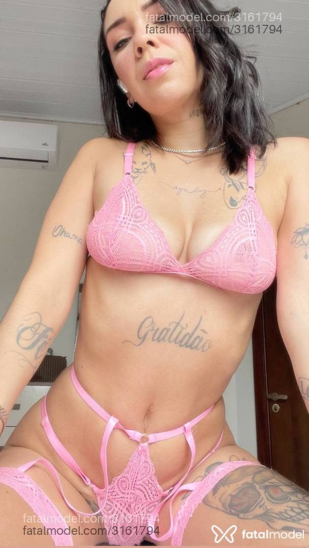 Acompanhante mulher morena (o) de olhos verdes - Mirella Castro