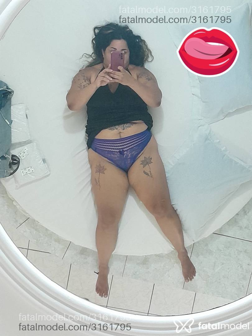 Acompanhante mulher com cabelo colorido de olhos castanhos em Maceió - Rosalia