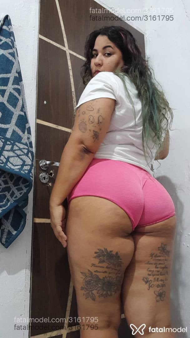 Acompanhante mulher com cabelo colorido de olhos castanhos em Maceió - Rosalia