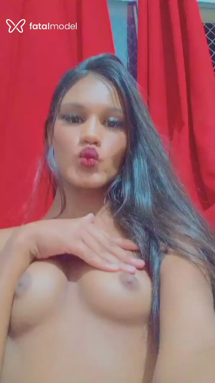 Acompanhante mulher trans ruiva (o) de olhos castanhos - Hadassa