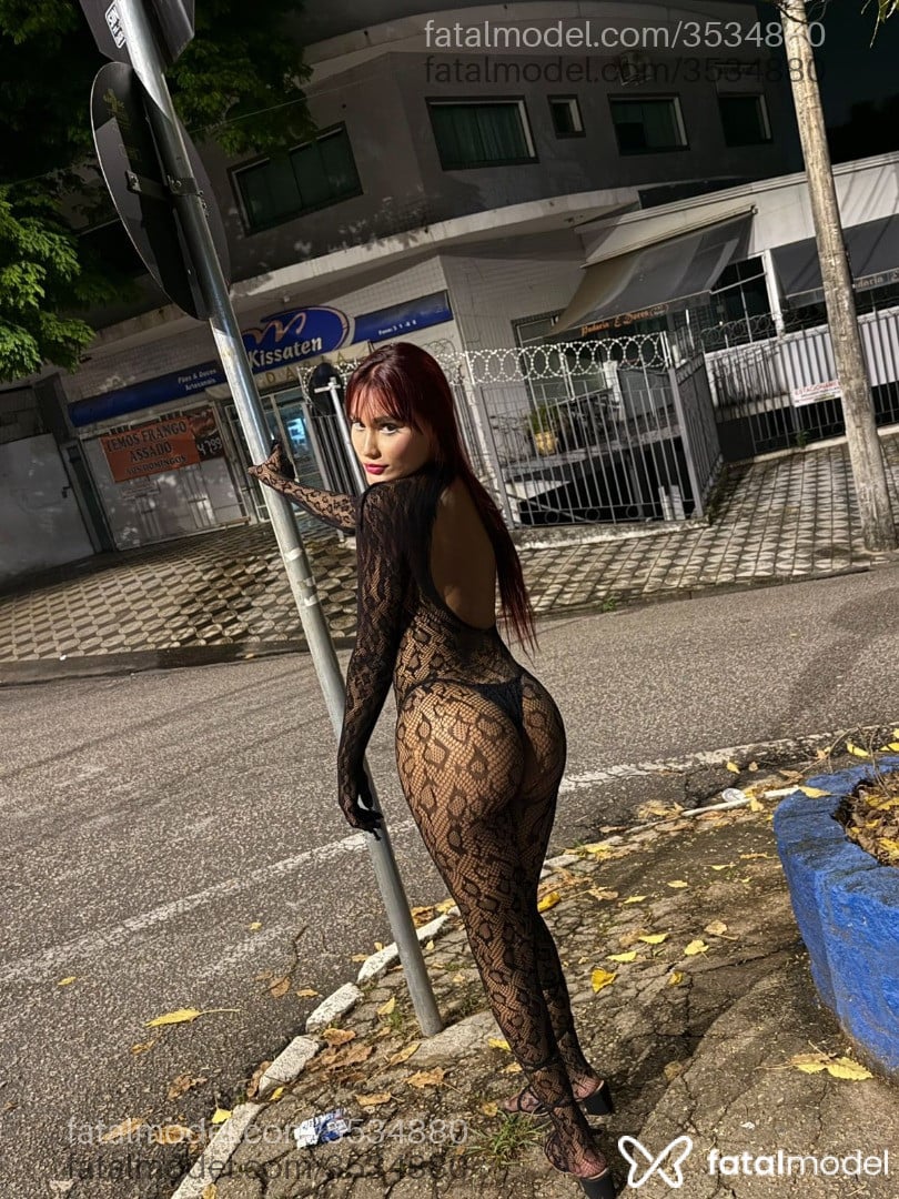 Acompanhante mulher trans ruiva (o) de olhos castanhos - Hadassa