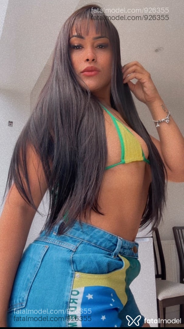 Acompanhante mulher morena (o) de olhos pretos - Pietra Carvalho