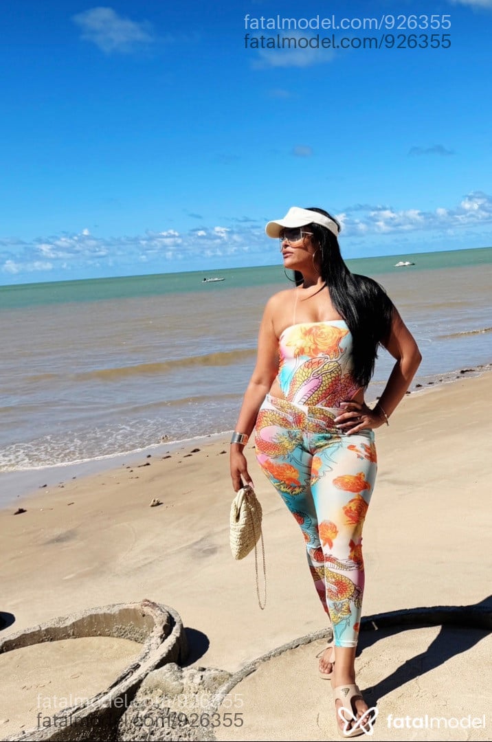 Acompanhante mulher morena (o) de olhos pretos - Pietra Carvalho
