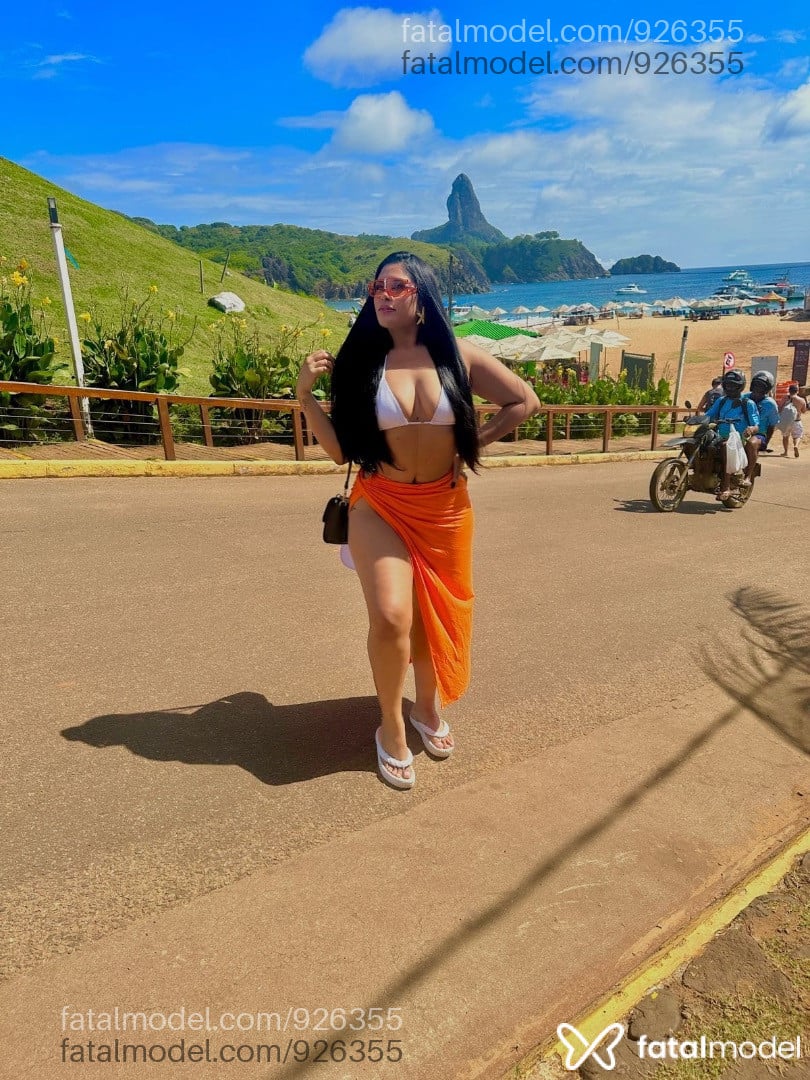 Acompanhante mulher morena (o) de olhos pretos - Pietra Carvalho