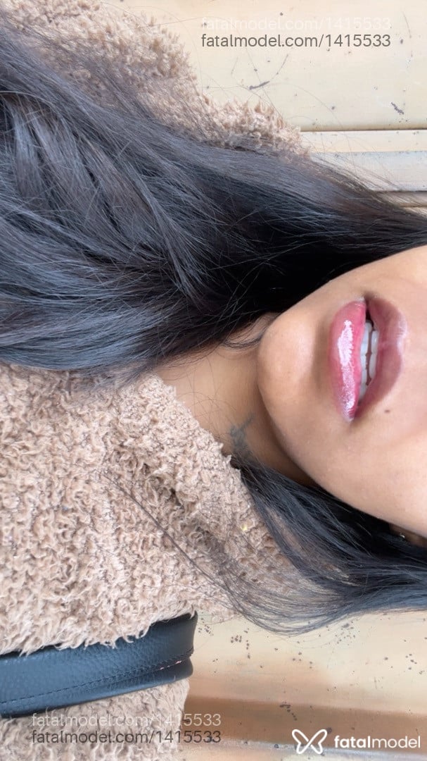 Acompanhante mulher morena (o) de olhos pretos - Laysla Silva