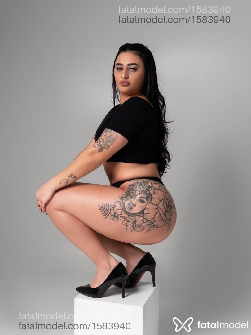Acompanhante mulher morena (o) de olhos castanhos - Gaby Silva Acompanhante mulher morena (o) de olhos castanhos - Gaby Silva