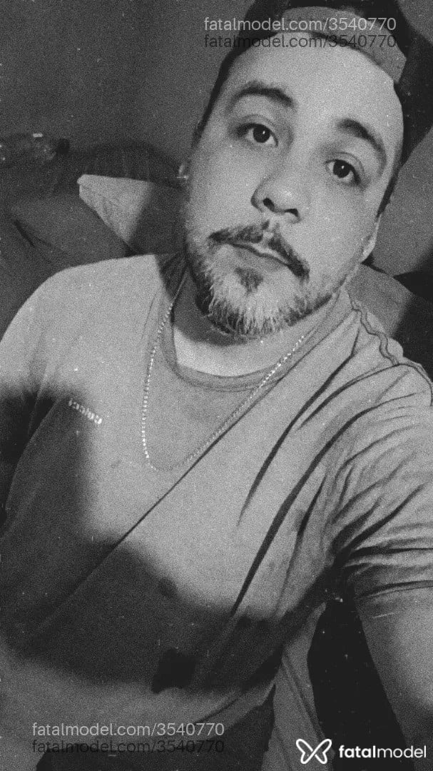 Acompanhante homem com cabelo castanho de olhos castanhos - Rickinho Gordin