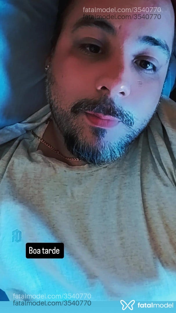 Acompanhante homem com cabelo castanho de olhos castanhos - Rickinho Gordin