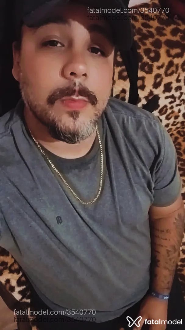 Acompanhante homem com cabelo castanho de olhos castanhos - Rickinho Gordin