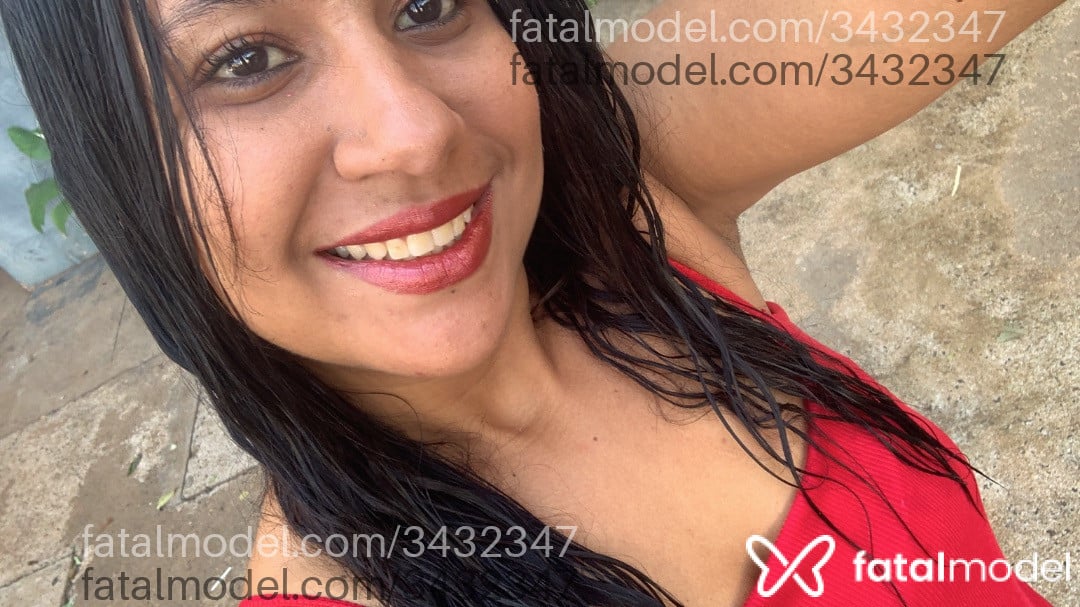 Acompanhante mulher morena (o) de olhos pretos - Jayne