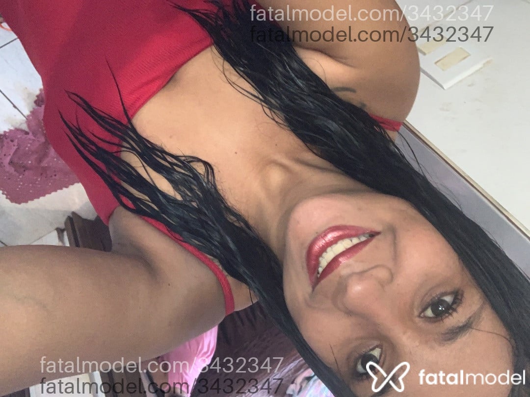 Acompanhante mulher morena (o) de olhos pretos - Jayne