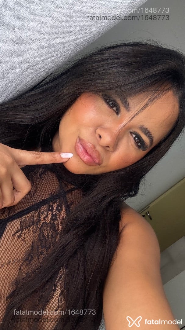 Acompanhante mulher morena (o) de olhos castanhos - Allana