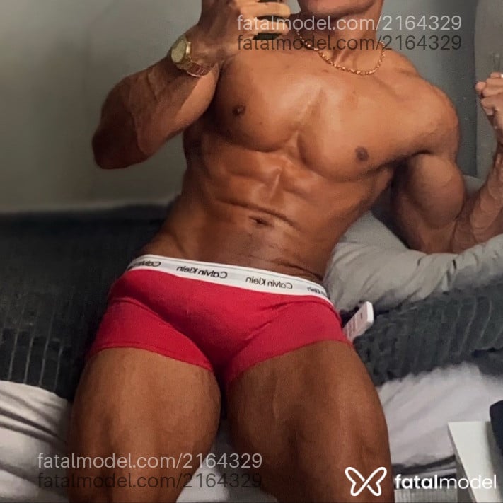 Acompanhante homem morena (o) de olhos castanhos - Lucas Rafael