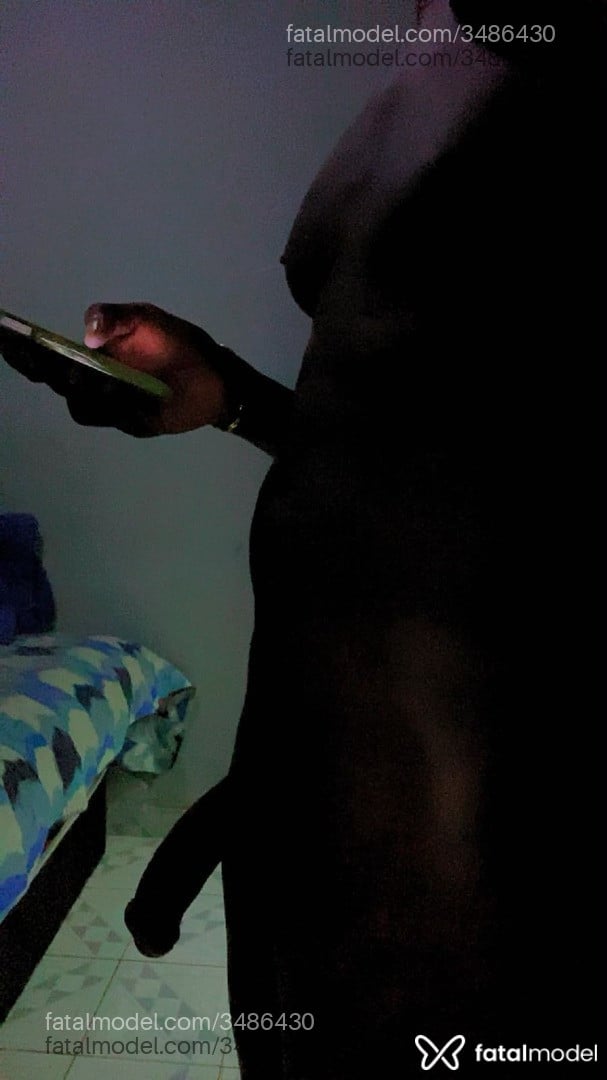 Acompanhante homem morena (o) de olhos azuis - Africano
