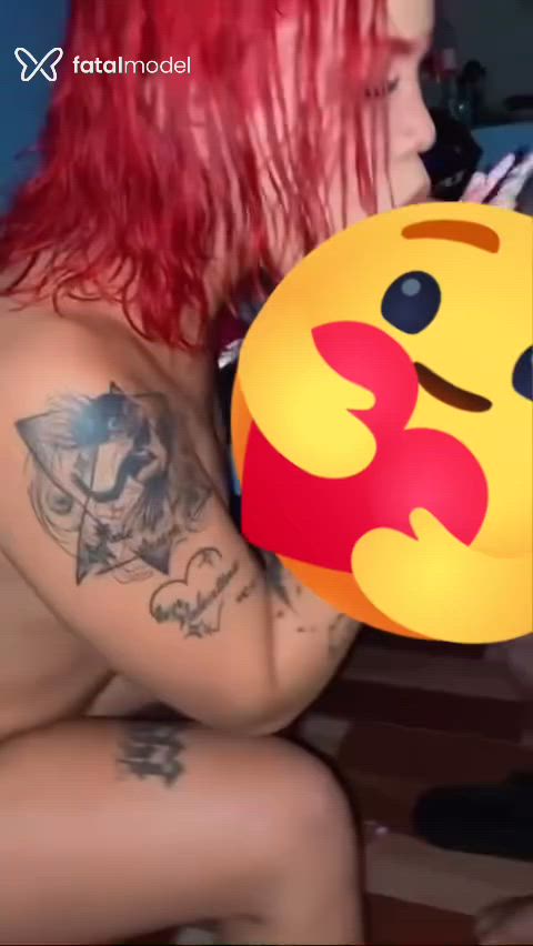 Acompanhante mulher trans com cabelo castanho de olhos pretos - Valentina