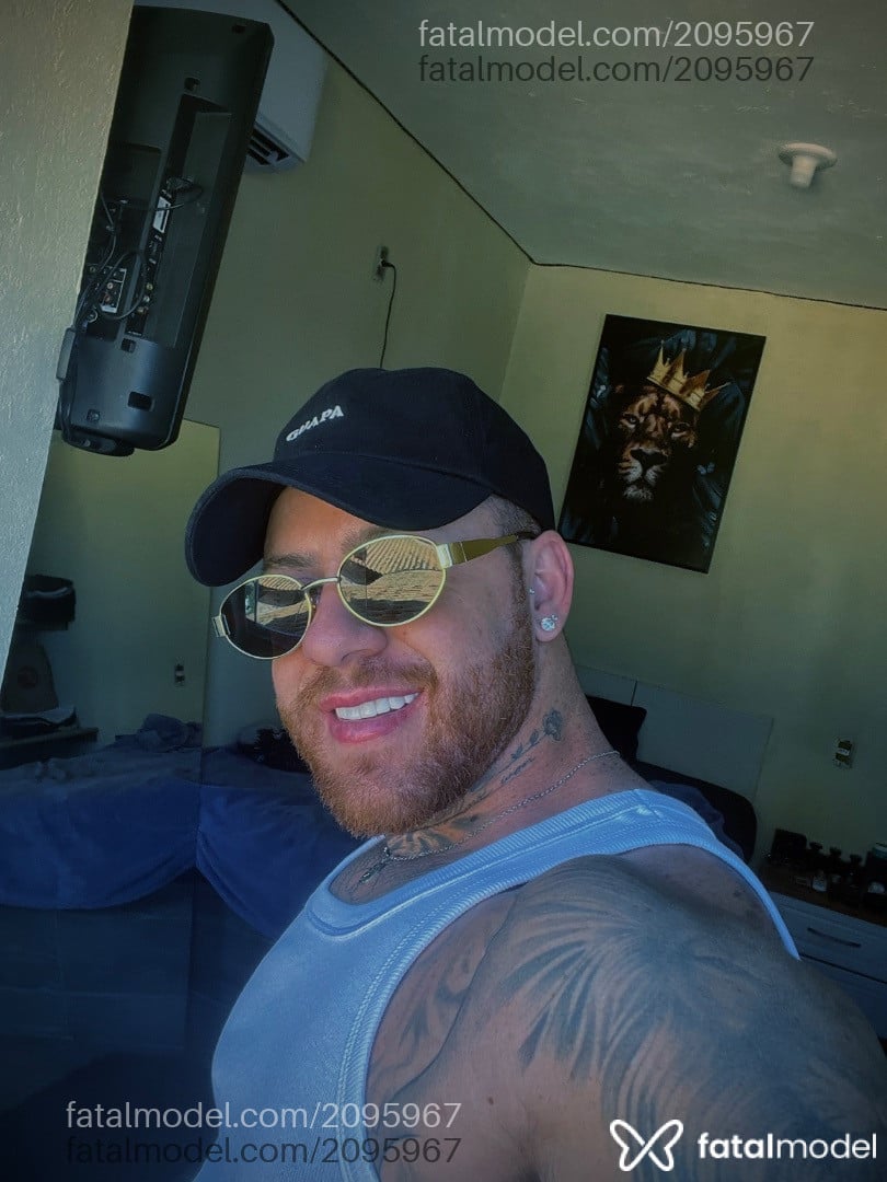 Acompanhante homem ruiva (o) de olhos mel - Ruivo