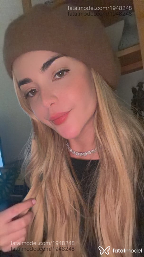 Acompanhante mulher loira (o) de olhos verdes - Sweet Alicinha