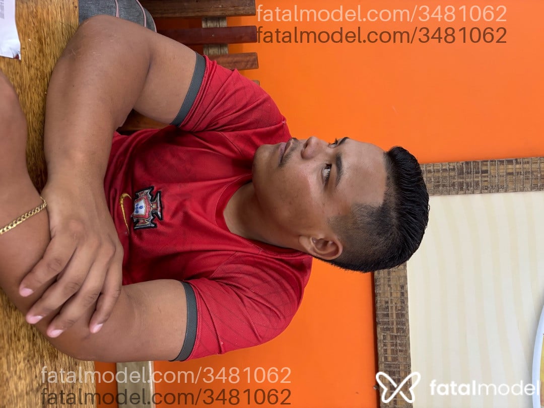 Acompanhante homem morena (o) de olhos castanhos - Negodoce