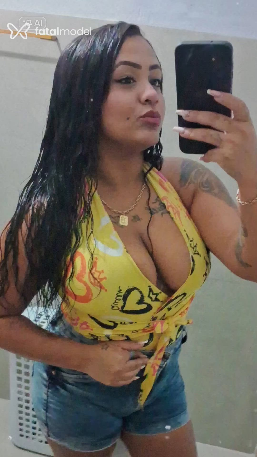 Acompanhante mulher morena (o) de olhos pretos - Suellen Araújo Acompanhante mulher morena (o) de olhos pretos - Suellen Araújo