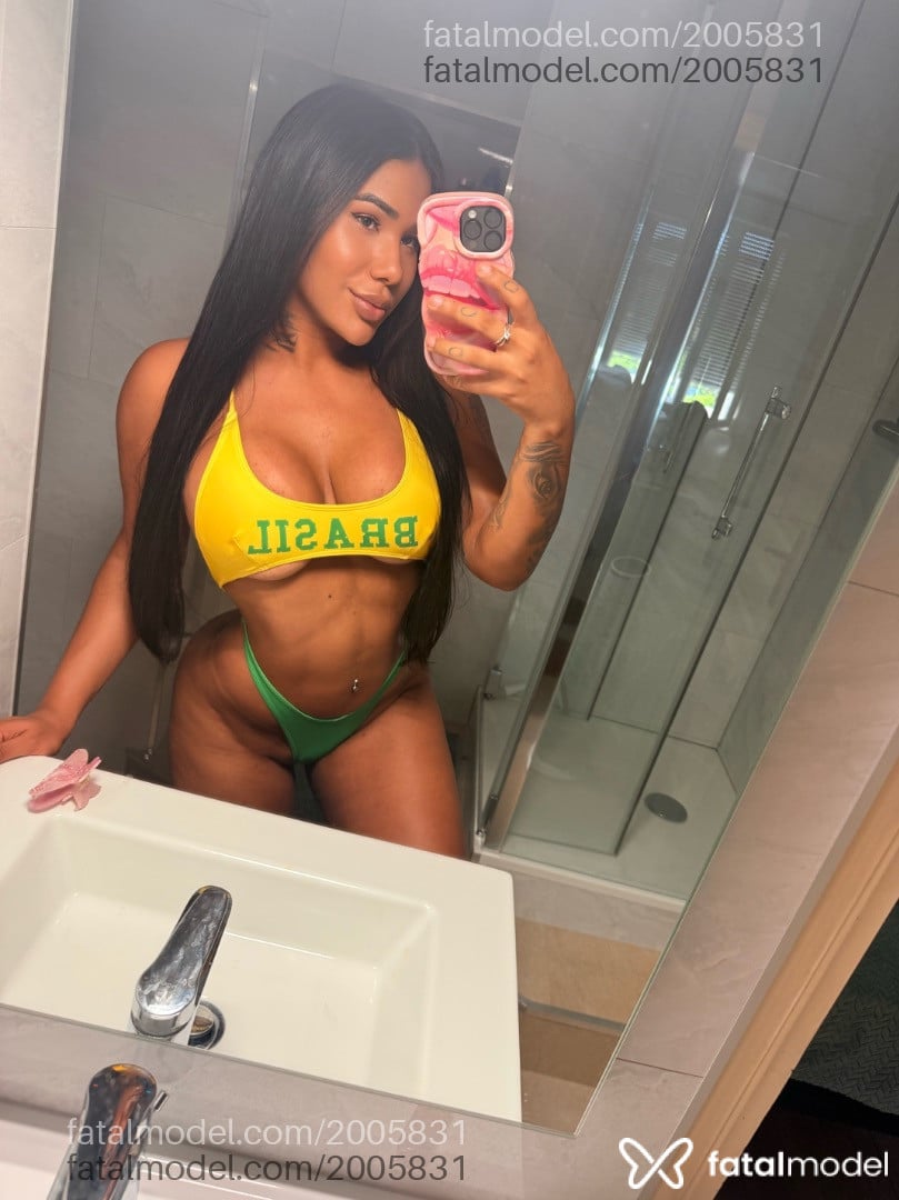 Acompanhante mulher morena (o) de olhos castanhos - Izabelly