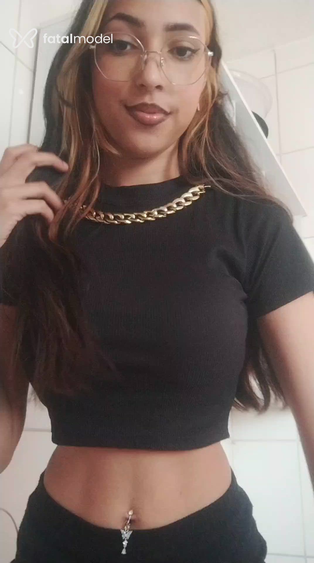 Acompanhante mulher morena (o) de olhos castanhos - Mell Rosa