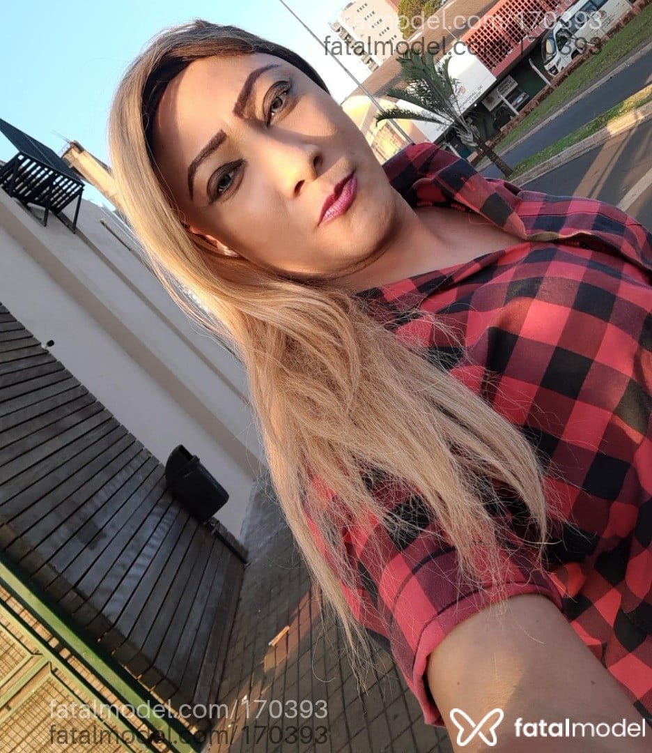 Acompanhante travesti loira (o) de olhos verdes - Leê camaleão