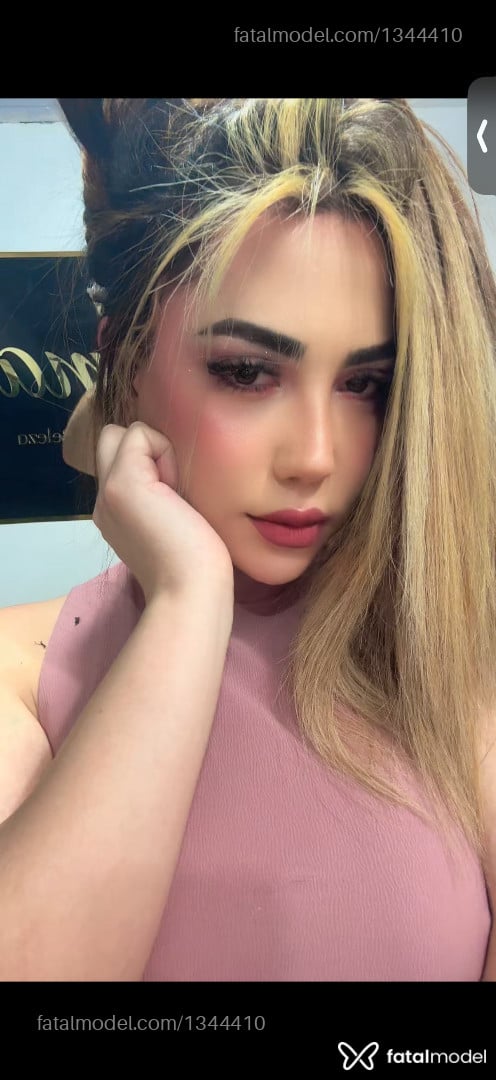 Acompanhante travesti morena (o) de olhos castanhos - Brenda Alves
