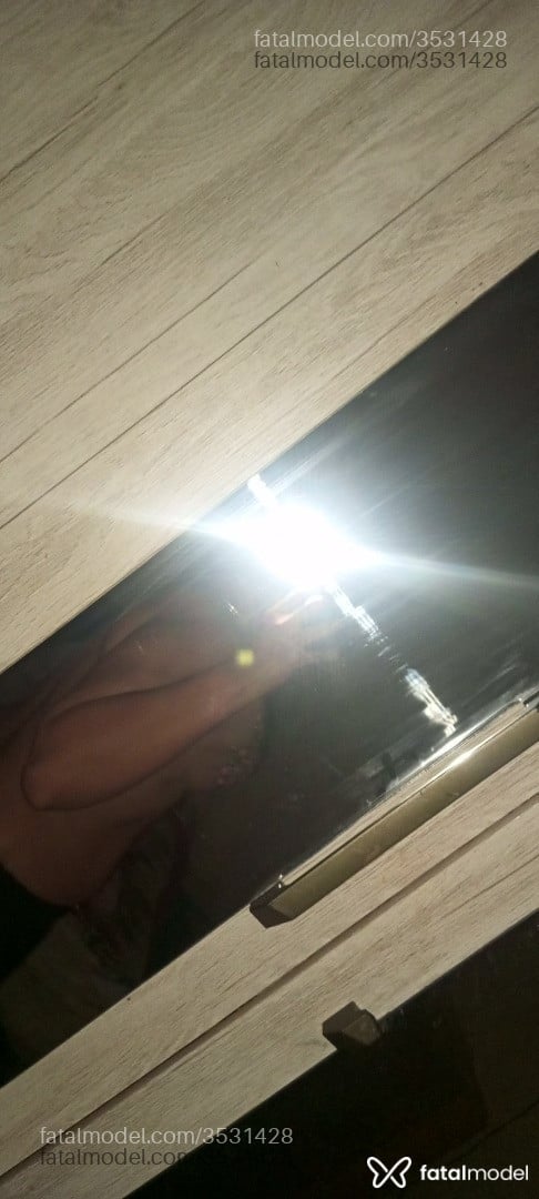 Acompanhante homem trans com cabelo castanho de olhos castanhos - Bielzinho