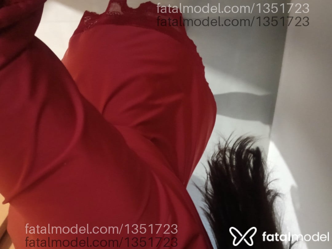 Acompanhante mulher com cabelo castanho de olhos castanhos - Laura Acompanhante mulher com cabelo castanho de olhos castanhos - Laura