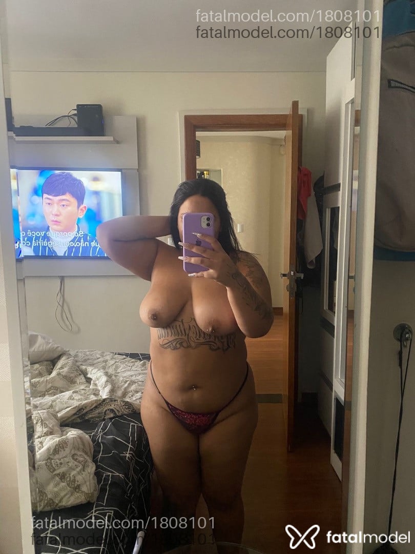 Acompanhante mulher com cabelo castanho de olhos castanhos - Rebeca