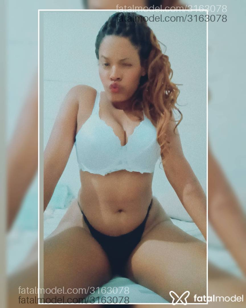 Acompanhante mulher com cabelo castanho de olhos castanhos em Virtual - Tatazinha