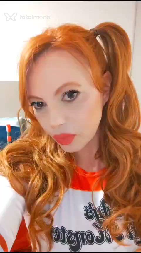 Acompanhante mulher ruiva (o) de olhos mel - Nathalia Evil Lady