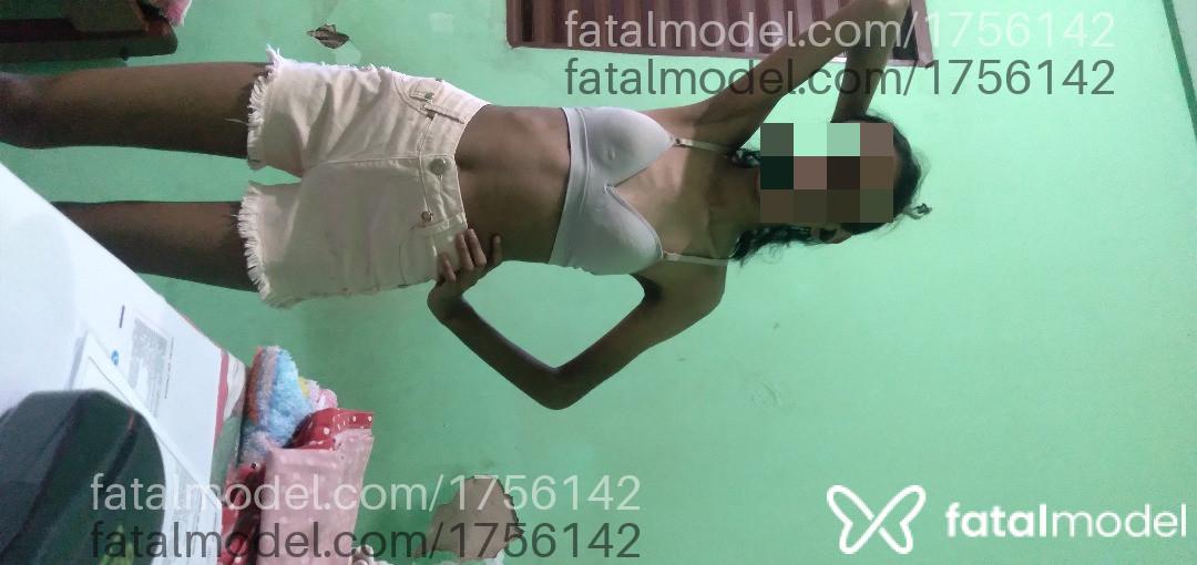 Acompanhante mulher morena (o) de olhos castanhos - Isadora