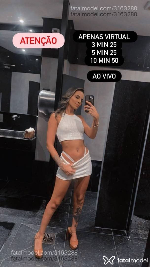 Acompanhante mulher morena (o) de olhos castanhos - Eclipsemuse