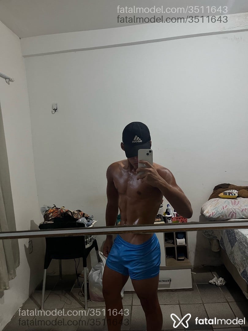 Acompanhante homem com cabelo castanho de olhos castanhos - Richard