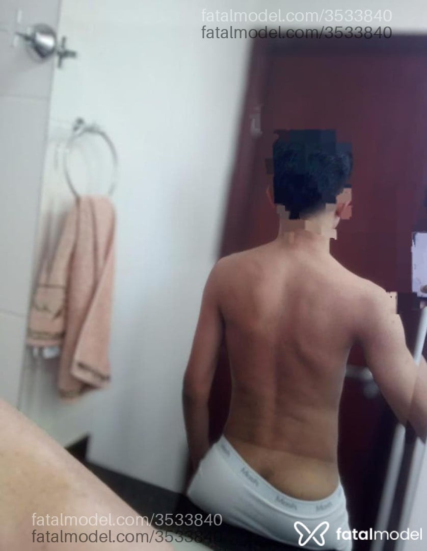 Acompanhante homem com cabelo castanho de olhos castanhos - Lucas Carvalho