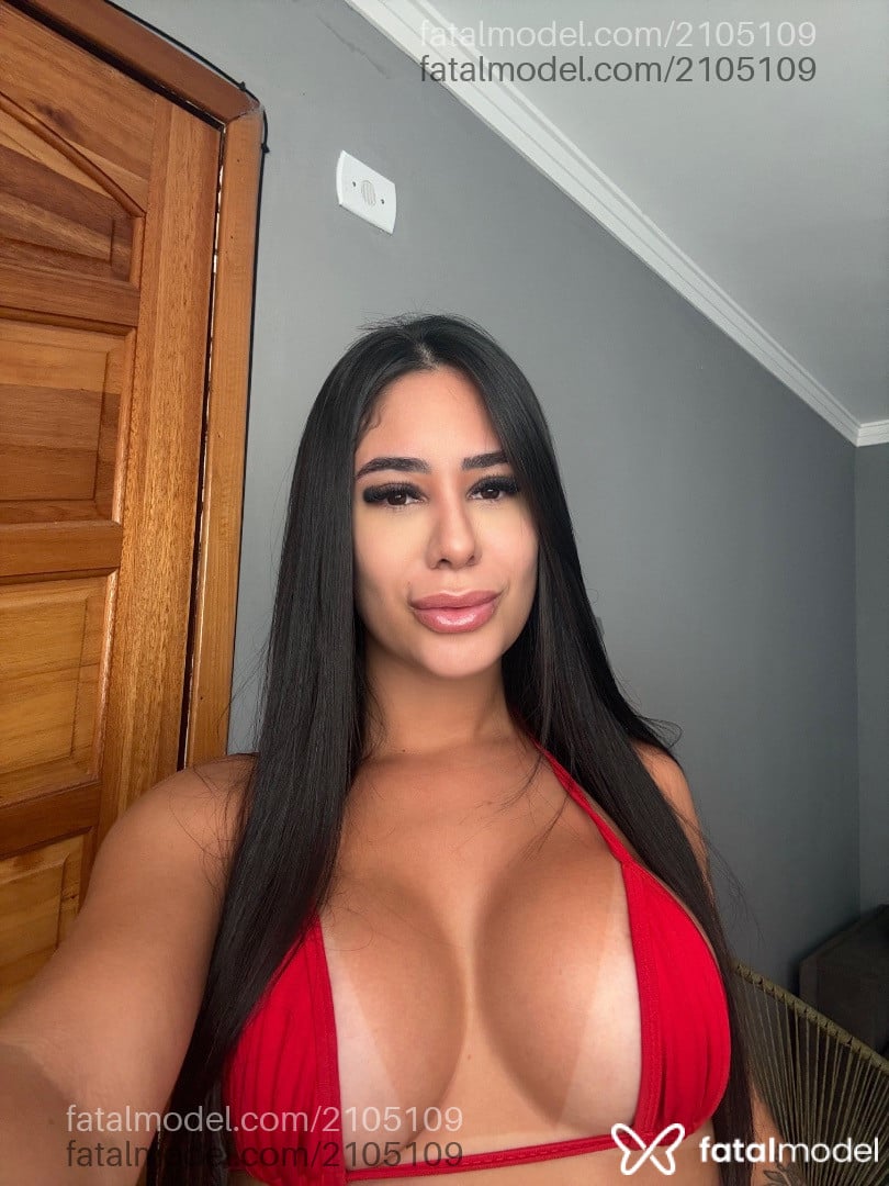 Acompanhante mulher morena (o) de olhos castanhos - Danni
