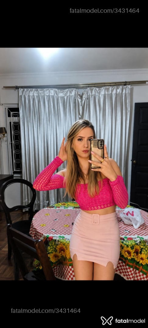 Acompanhante mulher loira (o) de olhos castanhos - Amanda Onssi
