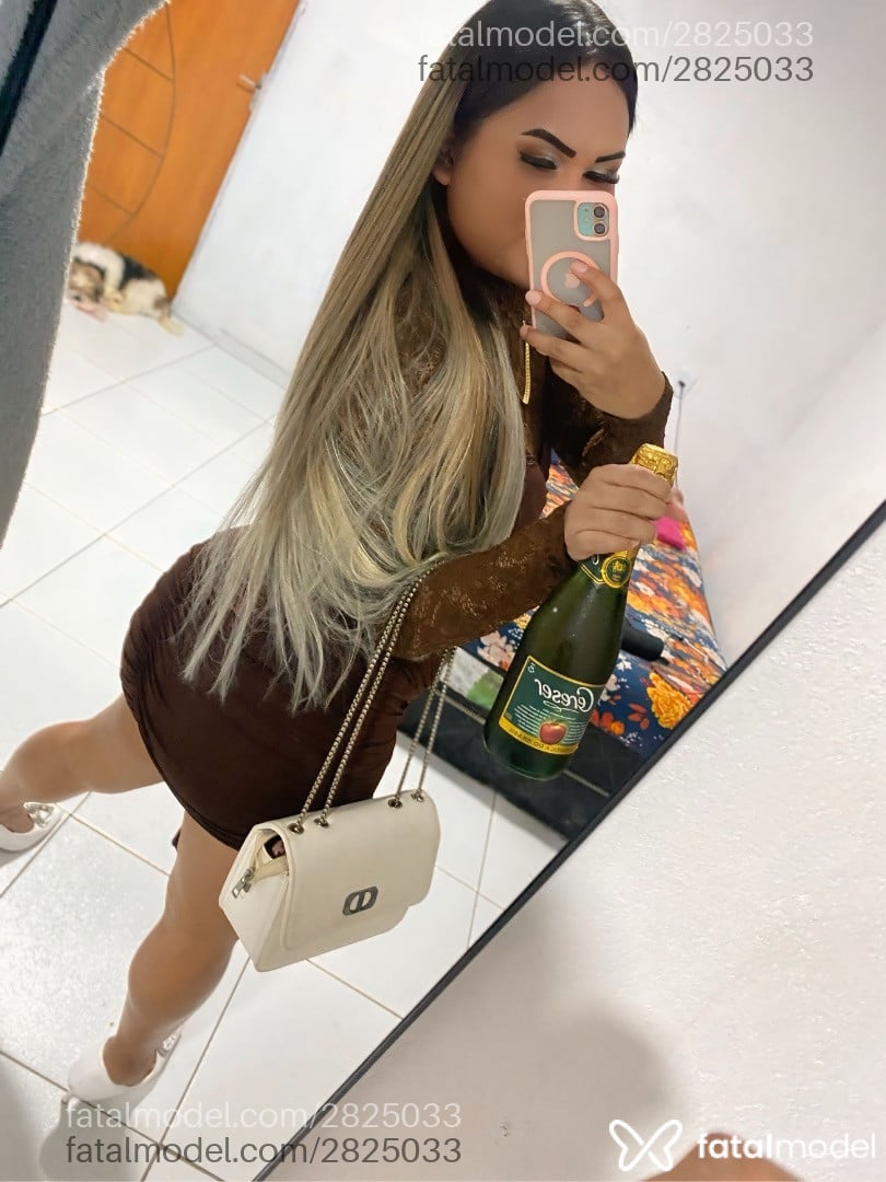 Acompanhante mulher trans morena (o) de olhos castanhos - Agatha Paiva