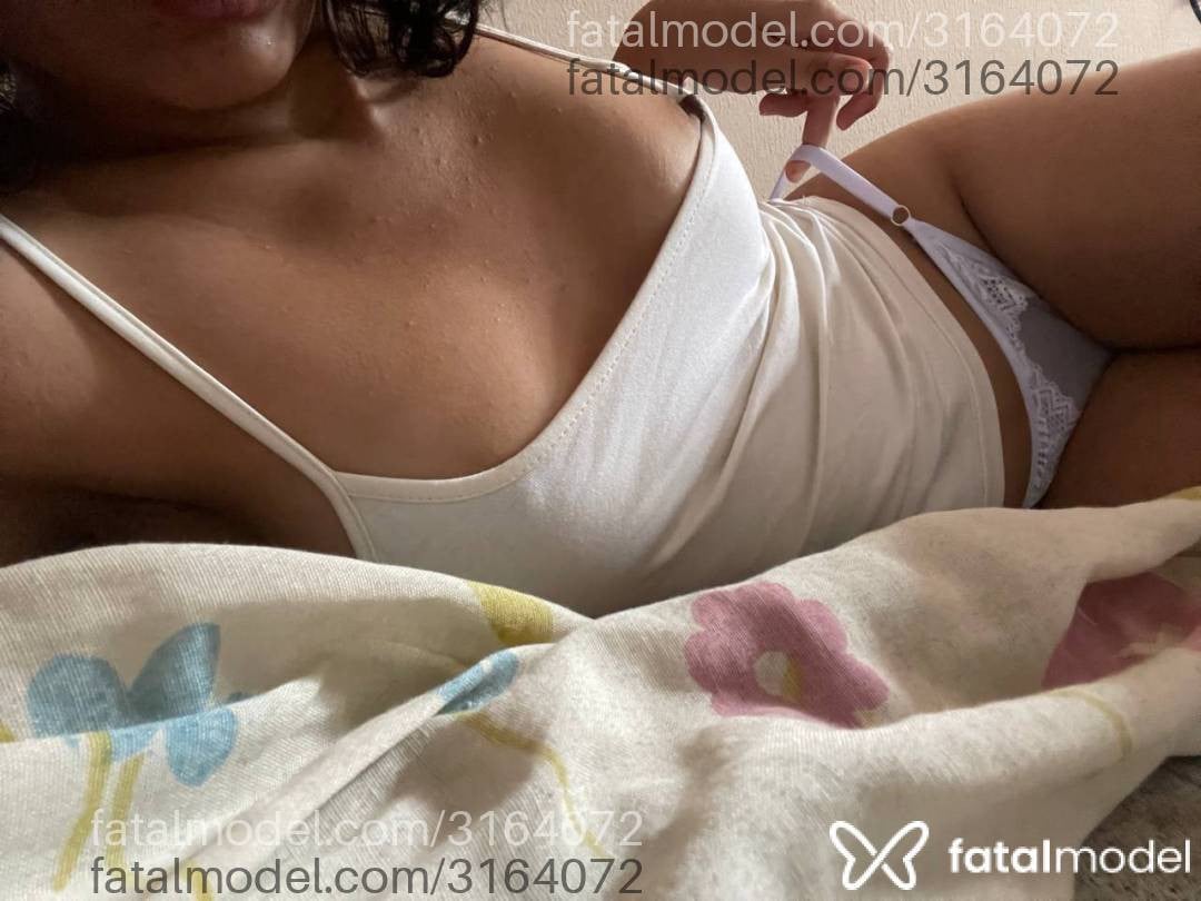 Acompanhante mulher morena (o) de olhos castanhos em Virtual - Crystal Turling