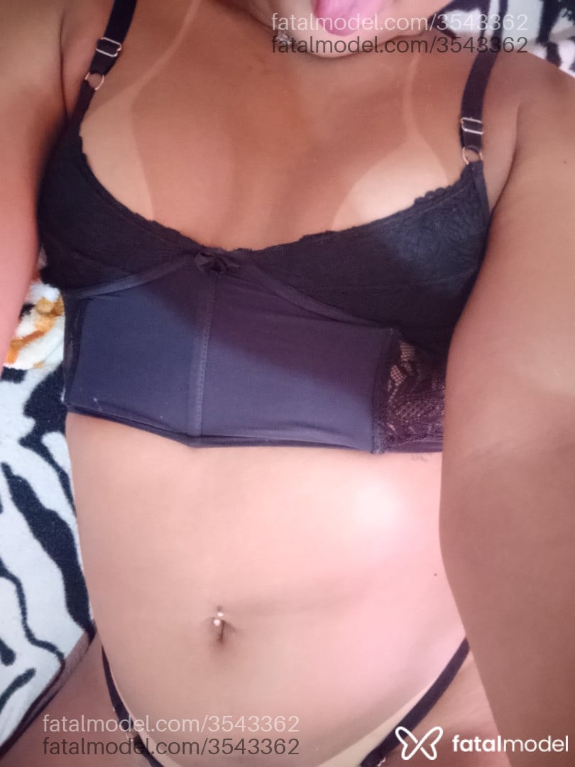 Acompanhante mulher trans morena (o) de olhos pretos - Lorrany viera